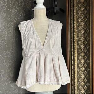 FREE PEOPLE TOP SIZE SMALL excellent pre-owned condition